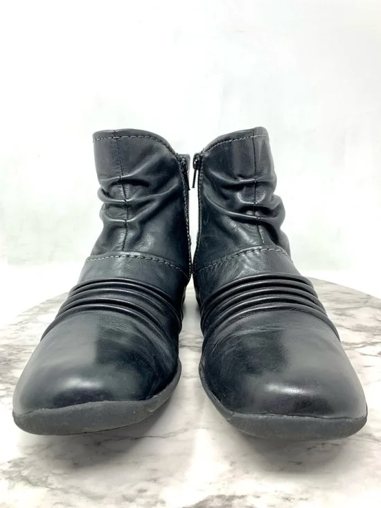Clarks Kessa Mabel Black Leather Ruched Button Ankle Booties 8 Lagenlook Artsy - Picture 4 of 16